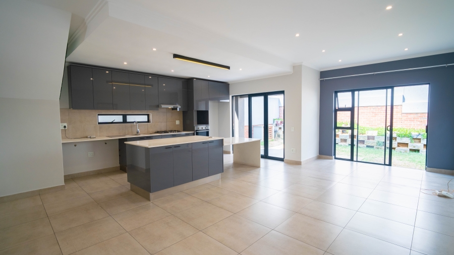 To Let 3 Bedroom Property for Rent in Hurlingham Gauteng