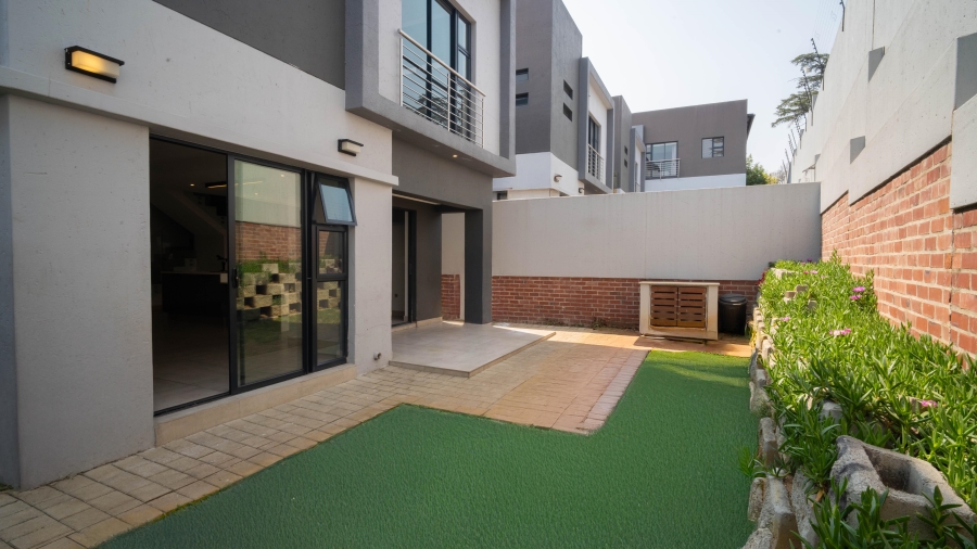 To Let 3 Bedroom Property for Rent in Hurlingham Gauteng