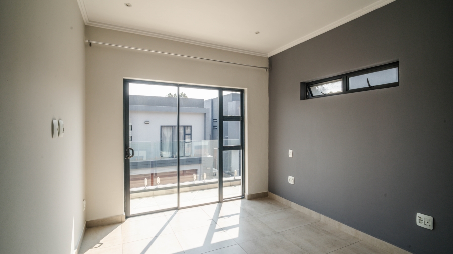 To Let 3 Bedroom Property for Rent in Hurlingham Gauteng