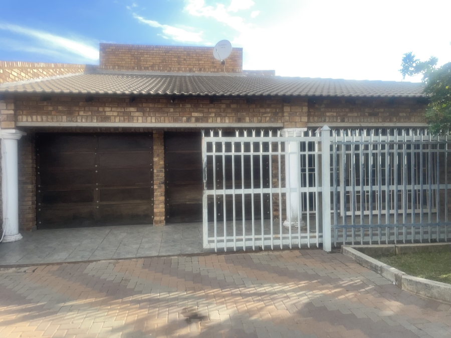 4 Bedroom Property for Sale in Soshanguve L Gauteng