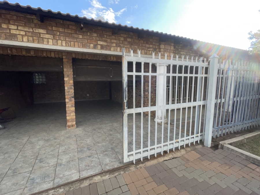 4 Bedroom Property for Sale in Soshanguve L Gauteng