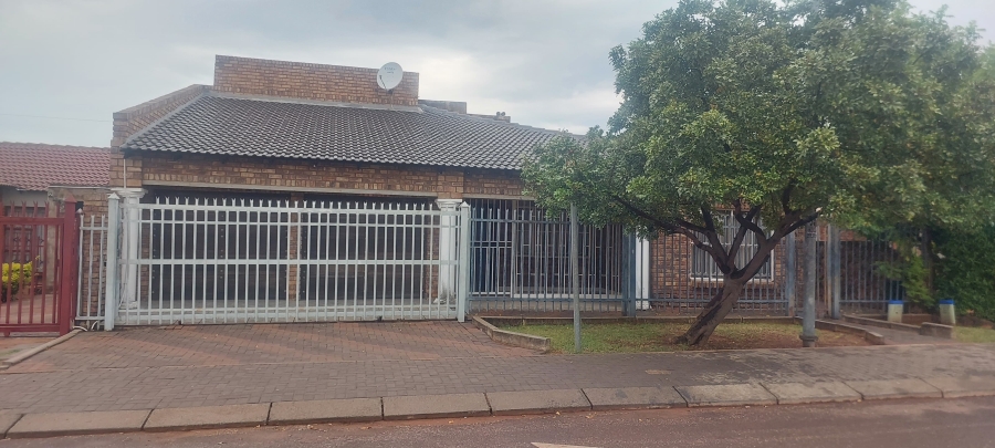 4 Bedroom Property for Sale in Soshanguve L Gauteng