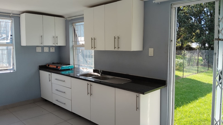 To Let 1 Bedroom Property for Rent in Glen Austin Gauteng