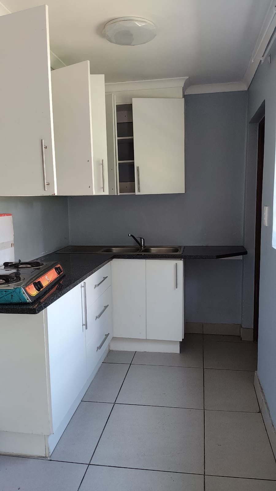 To Let 1 Bedroom Property for Rent in Glen Austin Gauteng