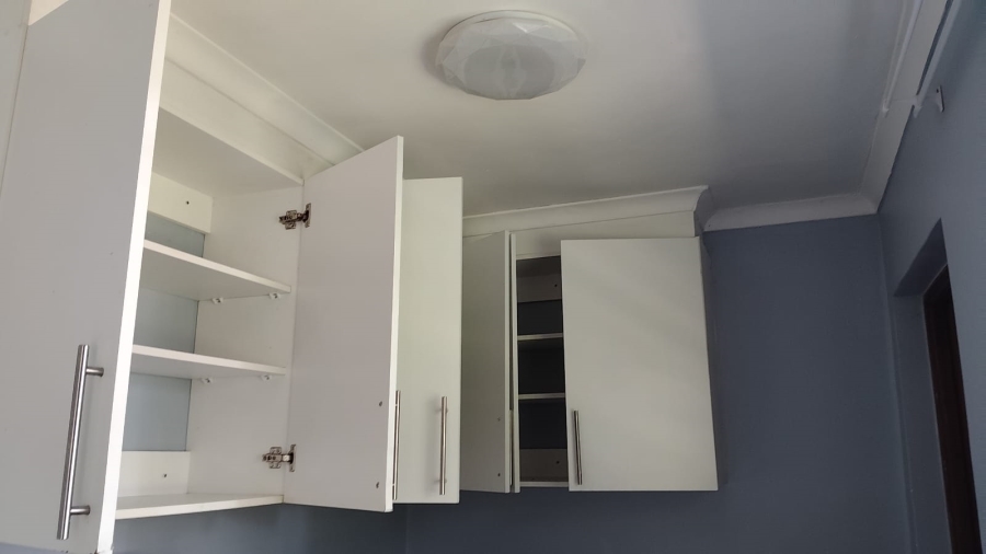 To Let 1 Bedroom Property for Rent in Glen Austin Gauteng