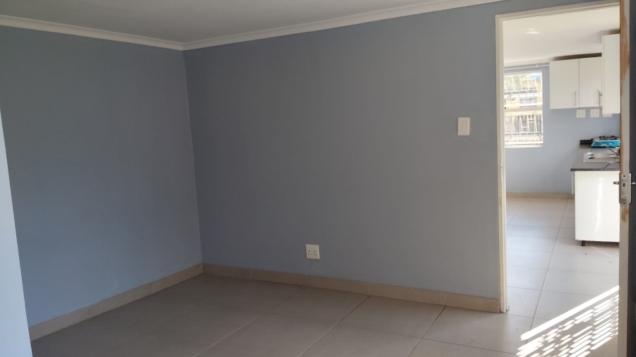To Let 1 Bedroom Property for Rent in Glen Austin Gauteng