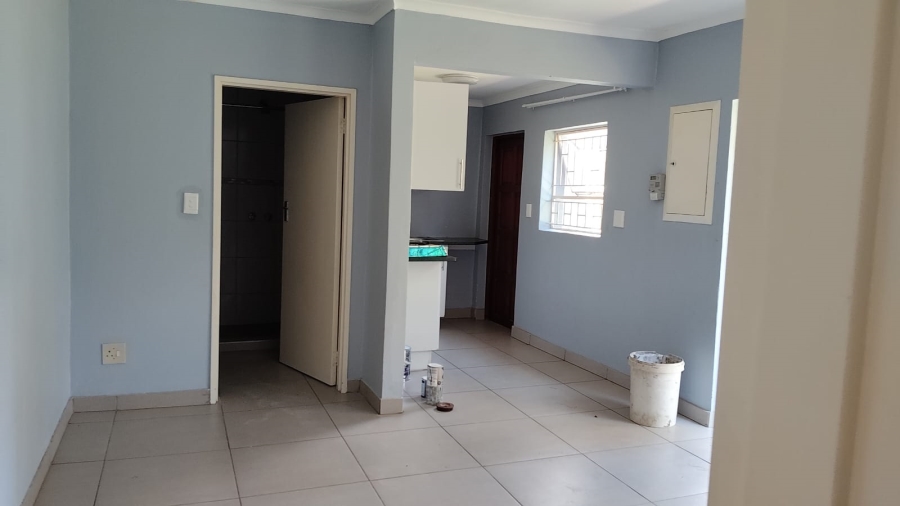To Let 1 Bedroom Property for Rent in Glen Austin Gauteng
