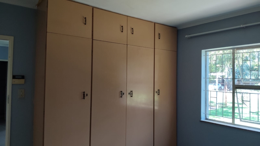 To Let 1 Bedroom Property for Rent in Glen Austin Gauteng