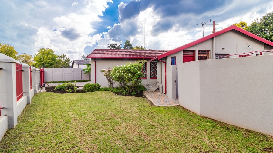 4 Bedroom Property for Sale in Brackendowns Gauteng