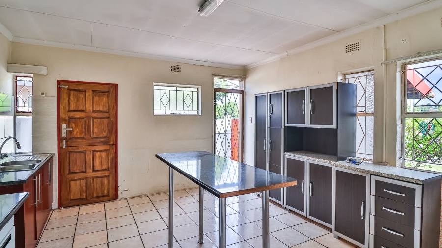 4 Bedroom Property for Sale in Brackendowns Gauteng