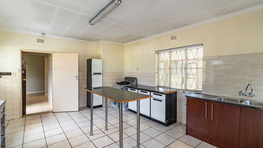 4 Bedroom Property for Sale in Brackendowns Gauteng