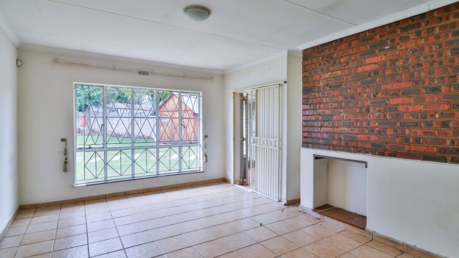 4 Bedroom Property for Sale in Brackendowns Gauteng