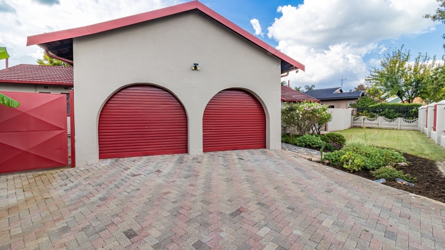 4 Bedroom Property for Sale in Brackendowns Gauteng