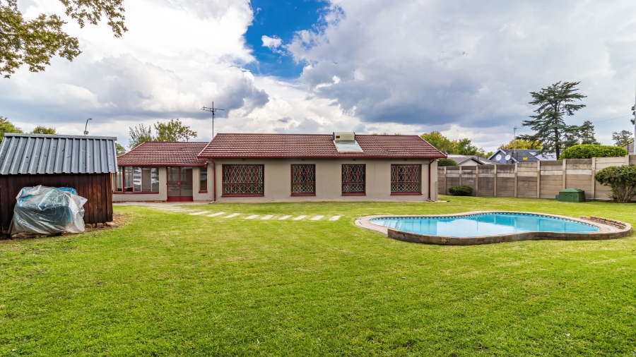 4 Bedroom Property for Sale in Brackendowns Gauteng