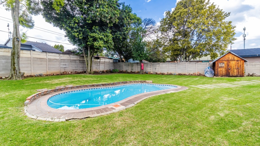 4 Bedroom Property for Sale in Brackendowns Gauteng