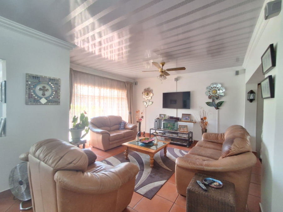 4 Bedroom Property for Sale in Three Rivers Gauteng