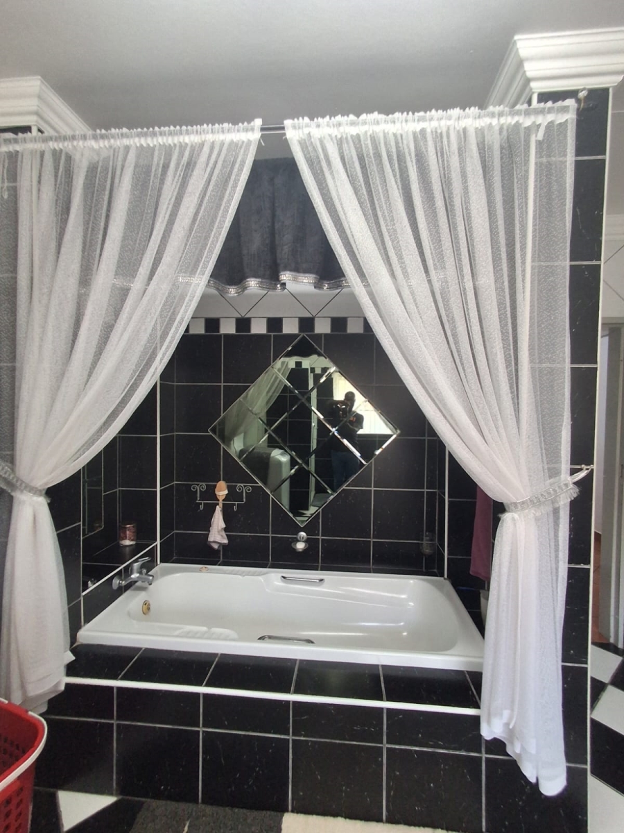 4 Bedroom Property for Sale in Three Rivers Gauteng