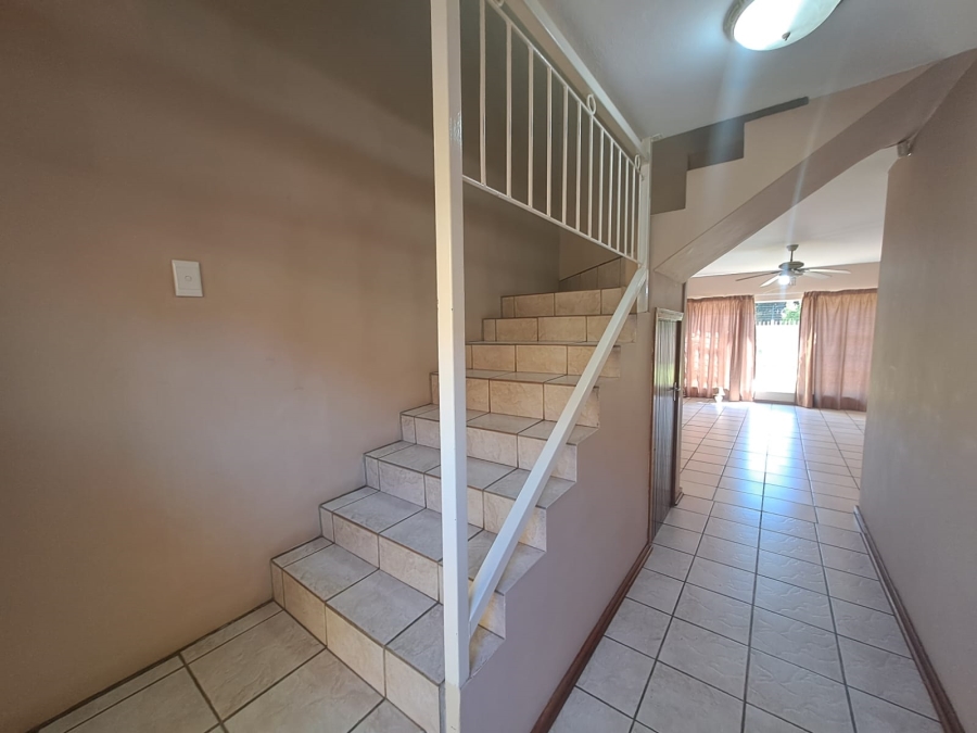 3 Bedroom Property for Sale in Three Rivers Proper Gauteng