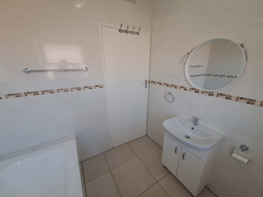 3 Bedroom Property for Sale in Three Rivers Proper Gauteng