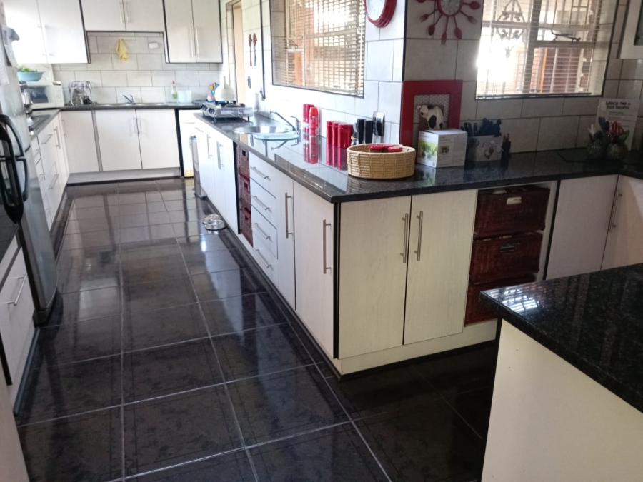 3 Bedroom Property for Sale in Vanderbijlpark Sw 2 Gauteng