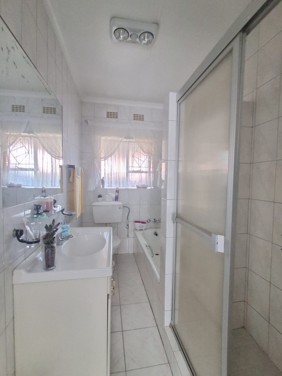 3 Bedroom Property for Sale in Three Rivers Gauteng