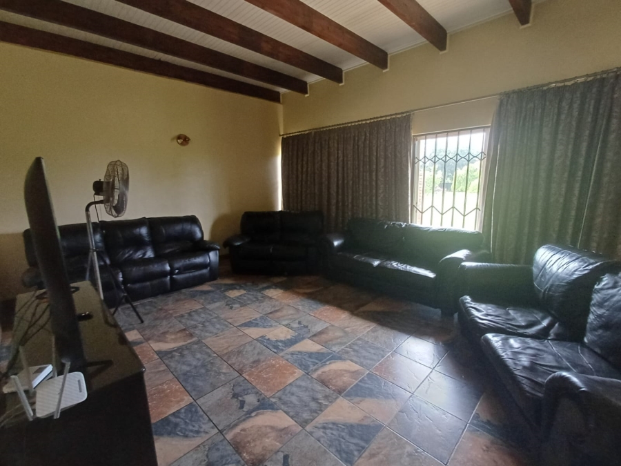 5 Bedroom Property for Sale in Theoville Gauteng