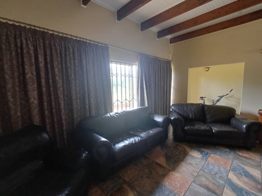 5 Bedroom Property for Sale in Theoville Gauteng