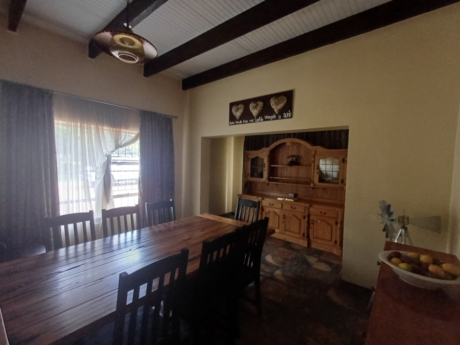 5 Bedroom Property for Sale in Theoville Gauteng