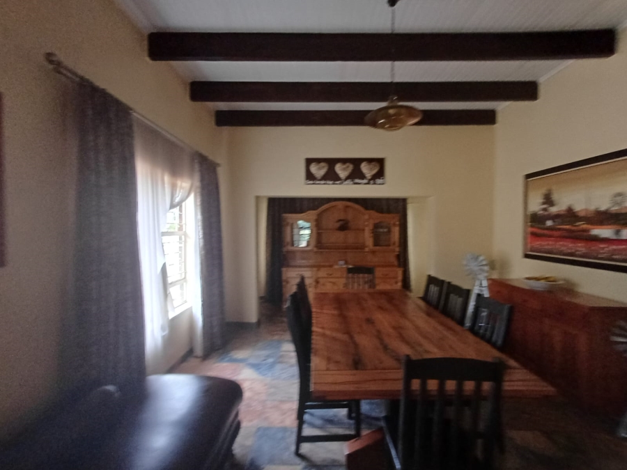 5 Bedroom Property for Sale in Theoville Gauteng