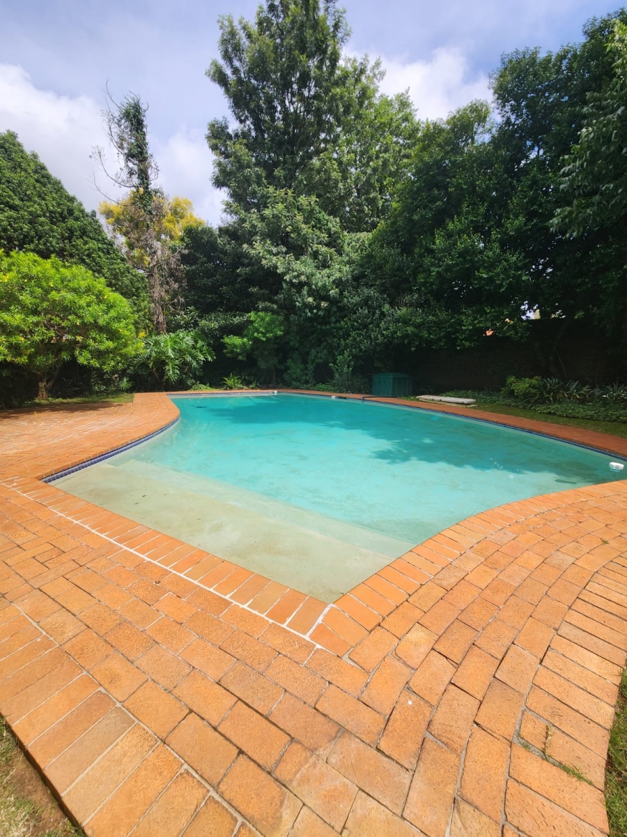 4 Bedroom Property for Sale in Linden Gauteng