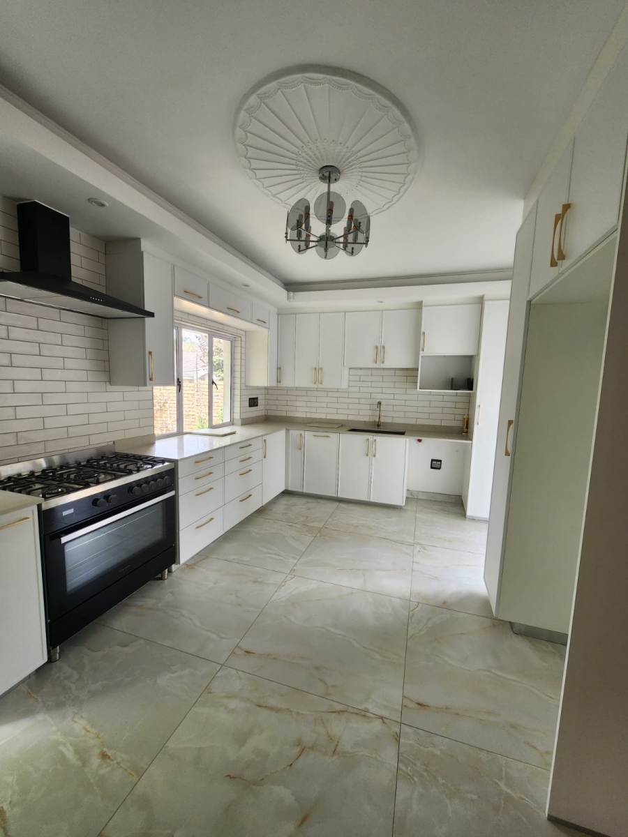 4 Bedroom Property for Sale in Linden Gauteng