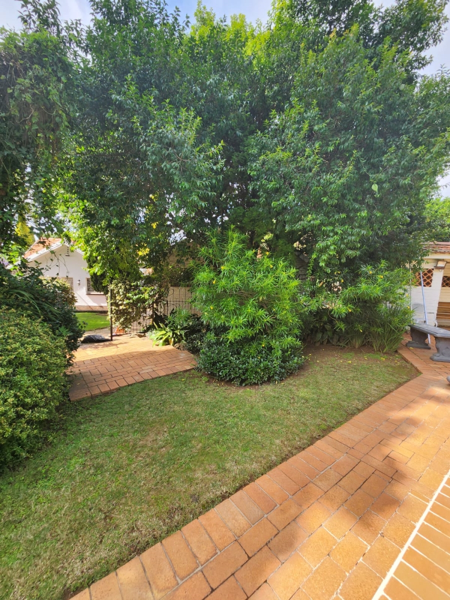 4 Bedroom Property for Sale in Linden Gauteng