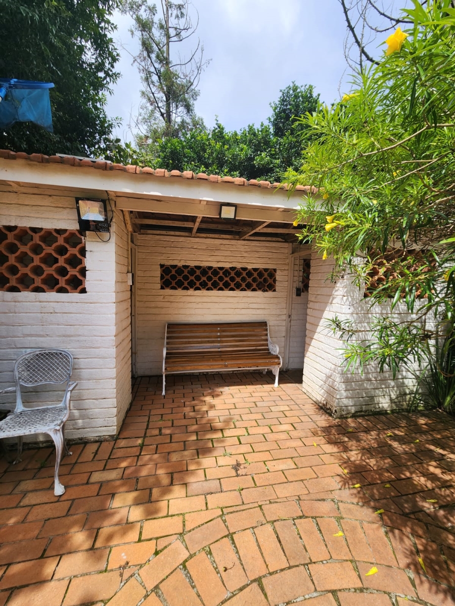 4 Bedroom Property for Sale in Linden Gauteng