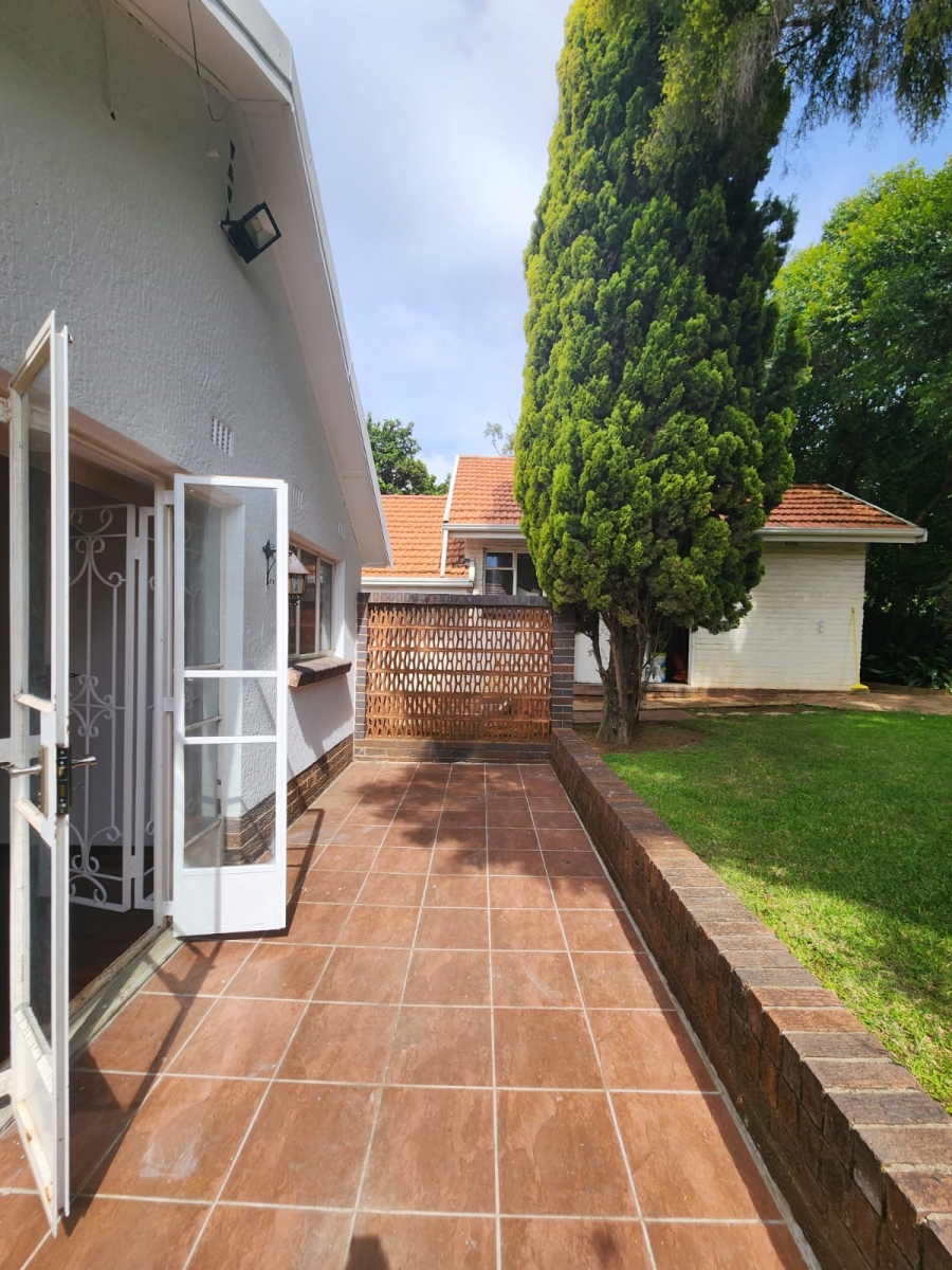 4 Bedroom Property for Sale in Linden Gauteng