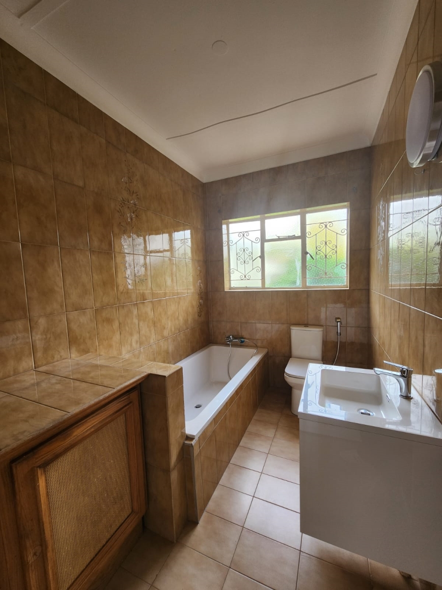 4 Bedroom Property for Sale in Linden Gauteng