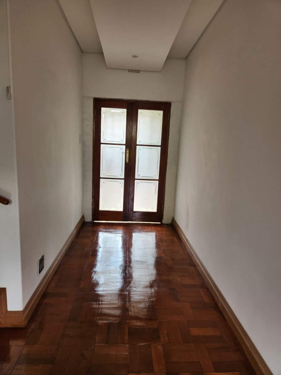 4 Bedroom Property for Sale in Linden Gauteng