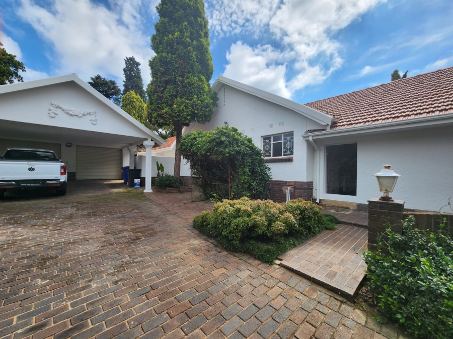 4 Bedroom Property for Sale in Linden Gauteng