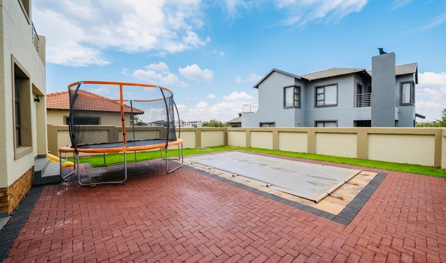 4 Bedroom Property for Sale in Helderwyk Gauteng