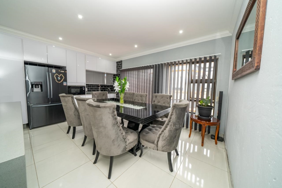 4 Bedroom Property for Sale in Helderwyk Gauteng