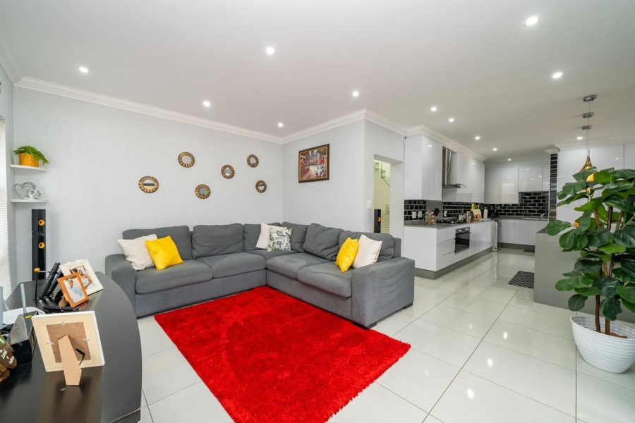 4 Bedroom Property for Sale in Helderwyk Gauteng