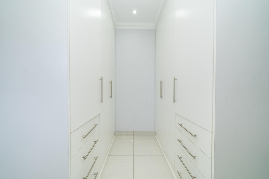 4 Bedroom Property for Sale in Helderwyk Gauteng