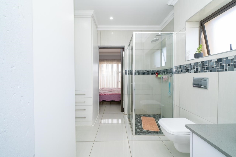 4 Bedroom Property for Sale in Helderwyk Gauteng