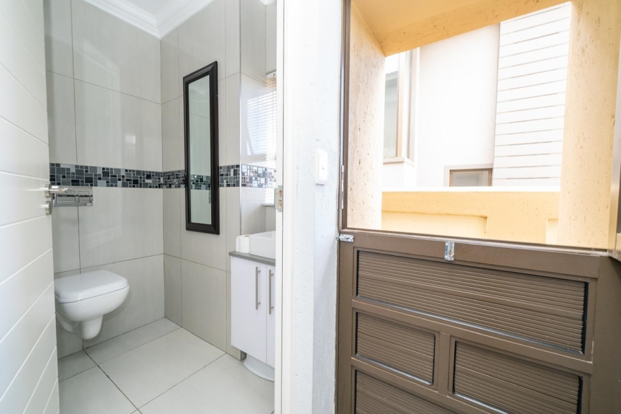 4 Bedroom Property for Sale in Helderwyk Gauteng