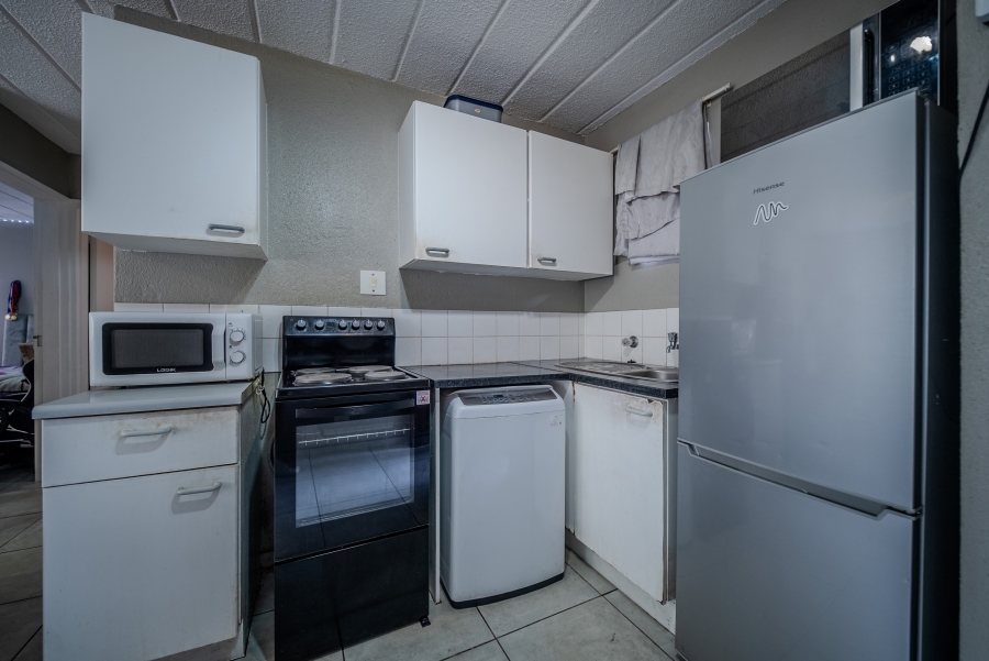 2 Bedroom Property for Sale in Groenkloof Gauteng