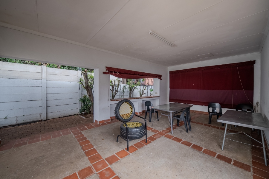 2 Bedroom Property for Sale in Groenkloof Gauteng