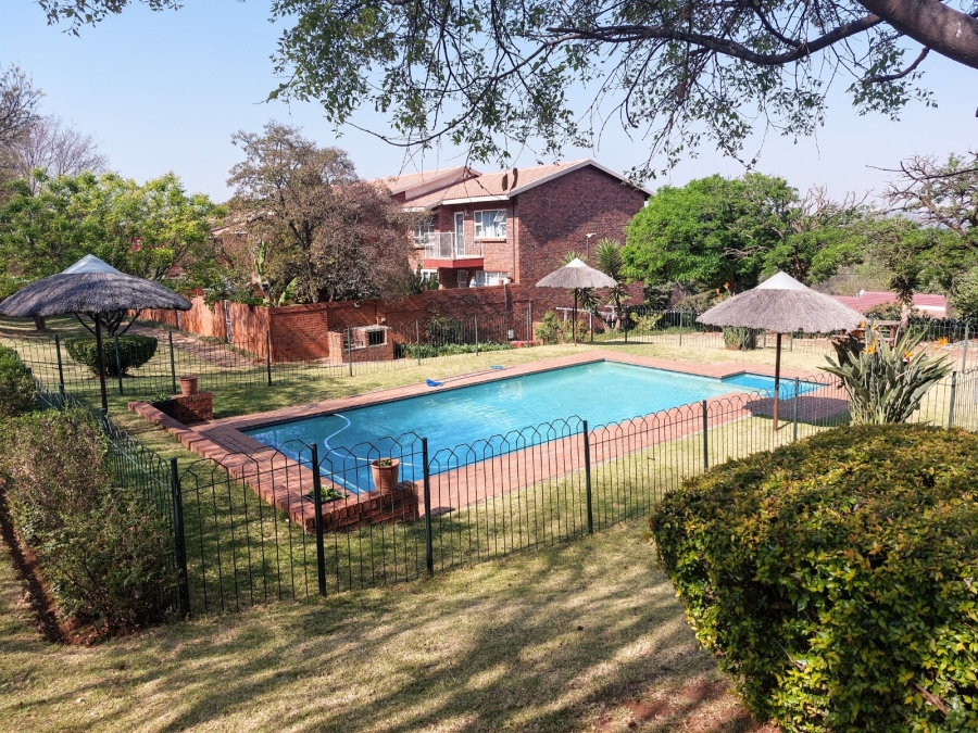 To Let 2 Bedroom Property for Rent in Northcliff Gauteng