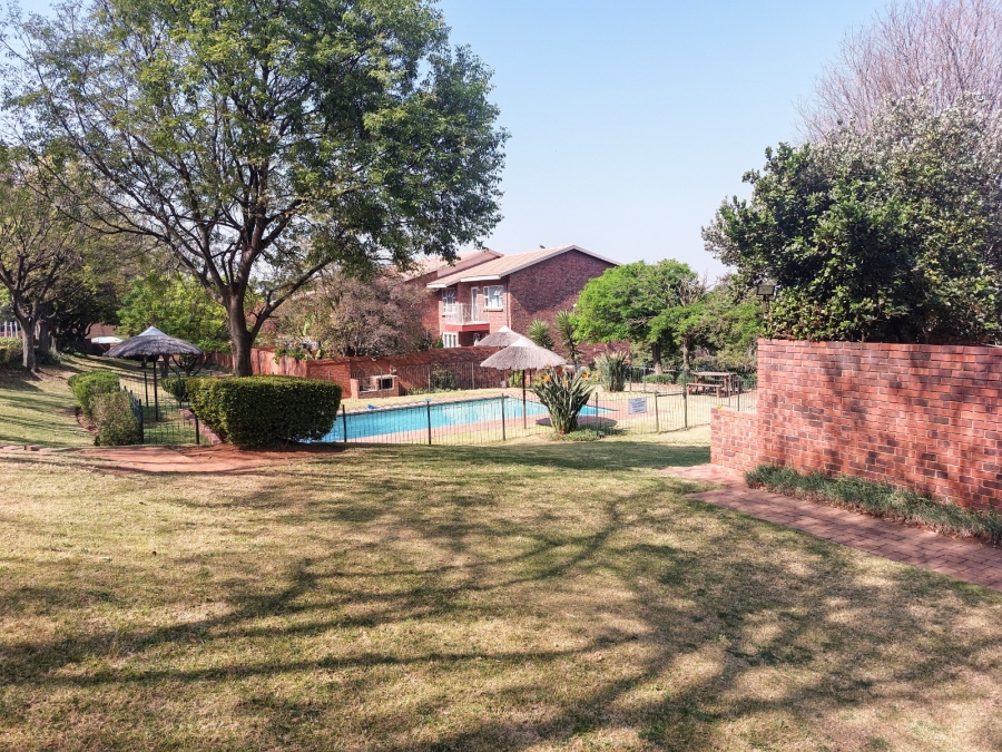 To Let 2 Bedroom Property for Rent in Northcliff Gauteng