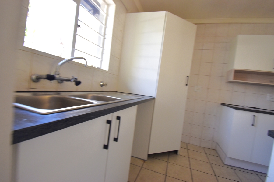 To Let 2 Bedroom Property for Rent in Sundowner Gauteng