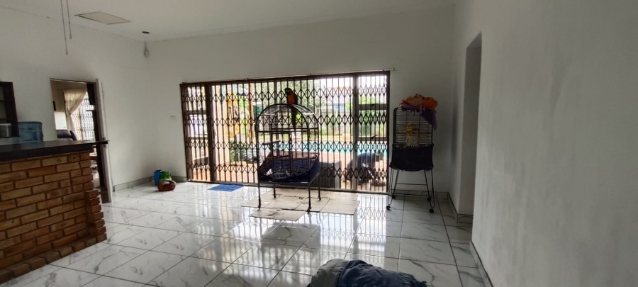 6 Bedroom Property for Sale in Helikonpark Gauteng