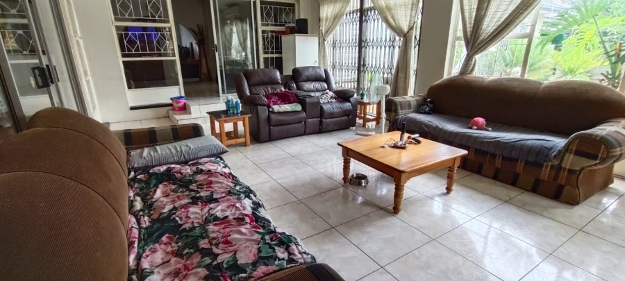 6 Bedroom Property for Sale in Helikonpark Gauteng